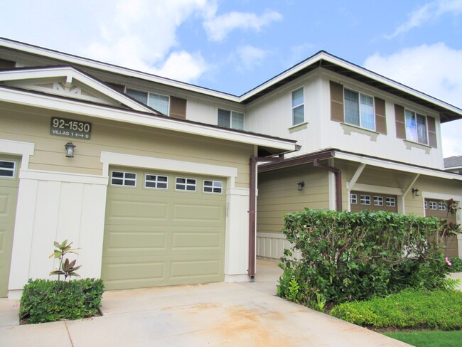 Exterior, Garage parking included - 92-1530 Aliinui Dr Casa Adosada