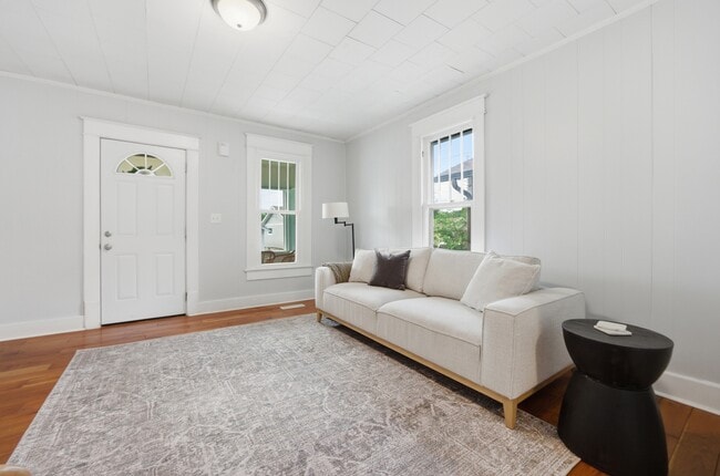Photo - 216 N Hickory St