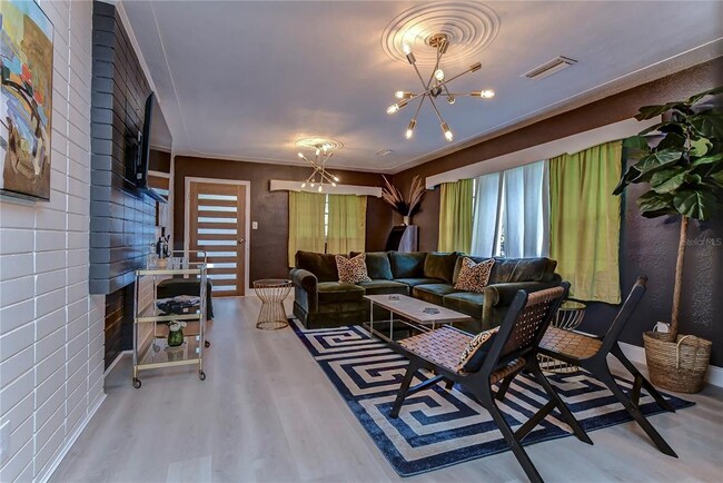 Photo - 4701 N Willis St