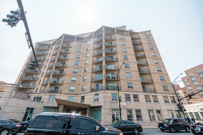 Building Photo - 4350 N Broadway Rental