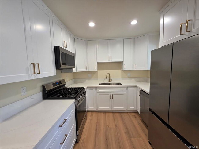 Photo - 18719 Bassett St