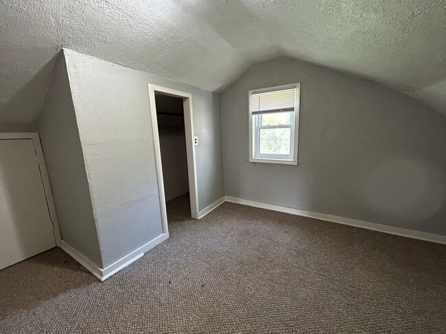 Photo - 3 bedroom 1 bath house in East Moline