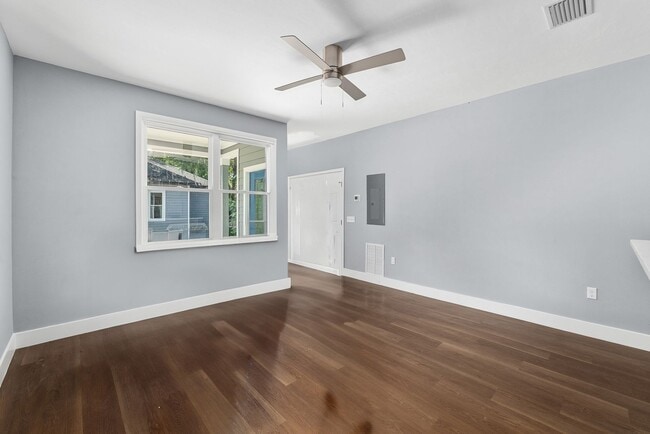 Photo - 426 NW 3rd Ave