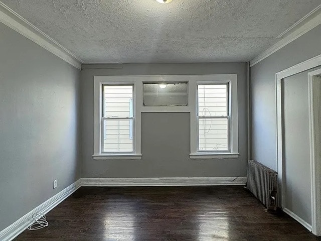 Photo - 416-418-418 Leslie St