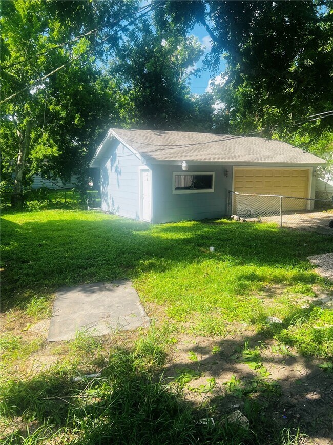 Photo - 2010 Bogatto St