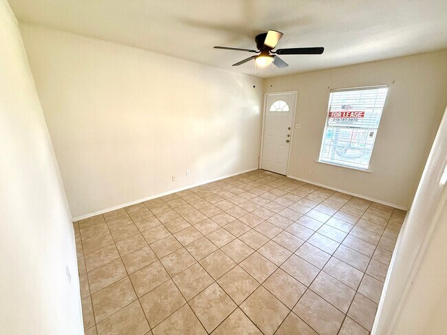 Photo - 520 Prado St Unidad 1