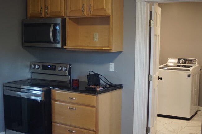 Photo - 628 S Logan Blvd