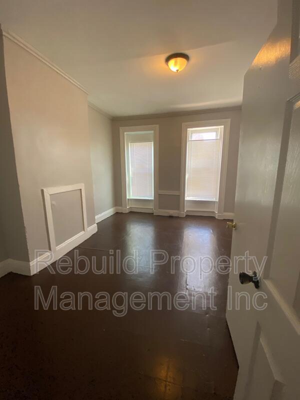Building Photo - 1328 N Calhoun St Rental