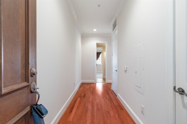 Photo - 7134 Mapleridge St Unidad 3G