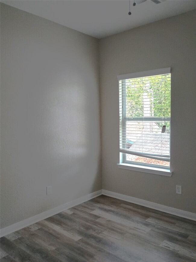 Photo - 617 Edgar St