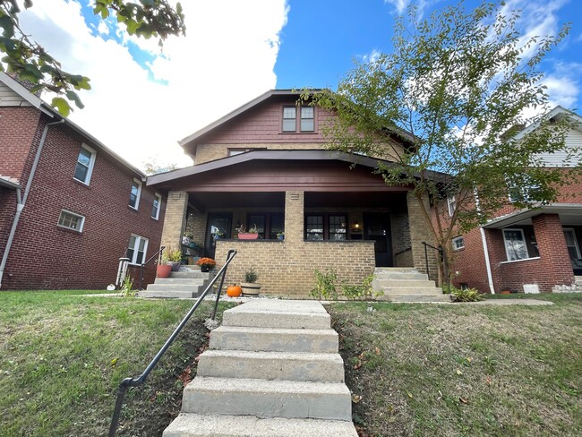 View from Northwest Blvd. - 1343 Northwest Blvd Casa Adosada