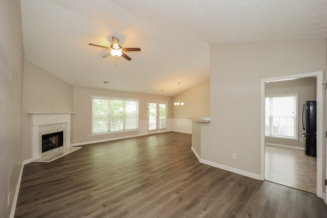 Photo - 109 Alessie Dr