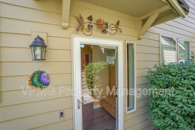 Photo - 7002 NE 56th St