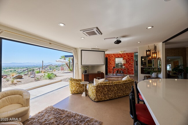 Building Photo - 4016 E Flynn Ln