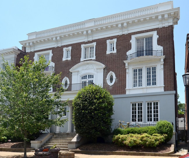 Building Photo - 2215 Monument Ave