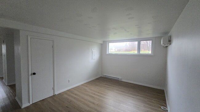 Photo - 9 Connaught Ave Unit 2