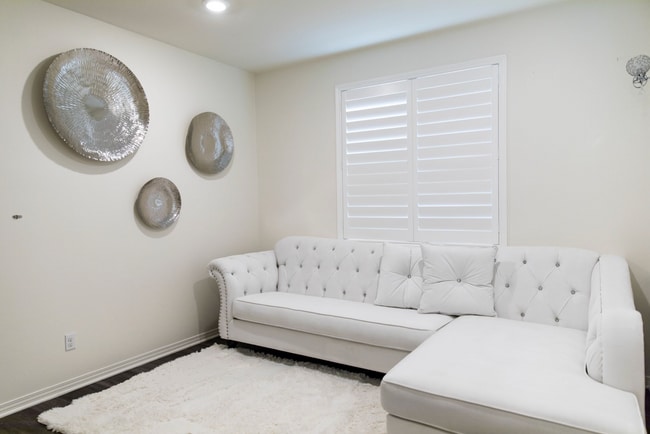 Photo - 5217 Clementine Ave.