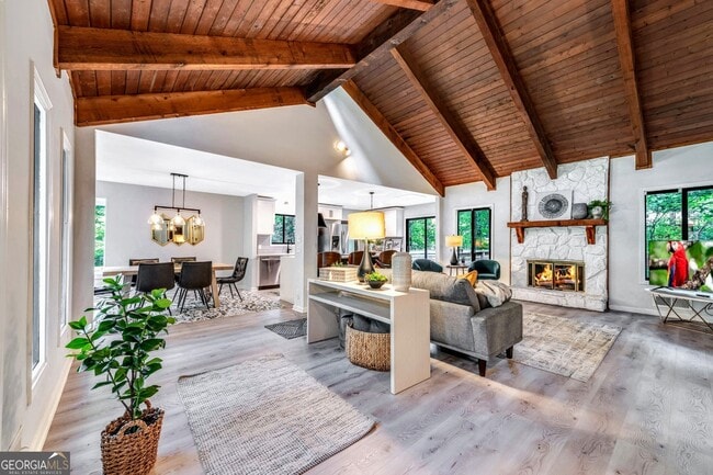 Building Photo - 3870 Northpoint Dr