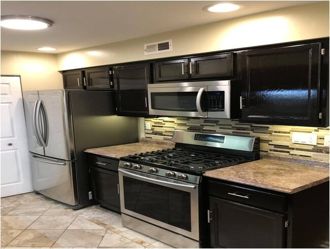 30 John St Unit 1C