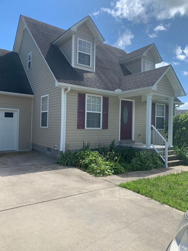 Photo - COMING SOON...3 Bedroom in GREAT LOCATION in the Center of Town!
