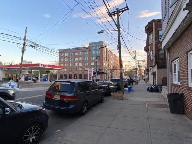 Photo - 233 Ave E