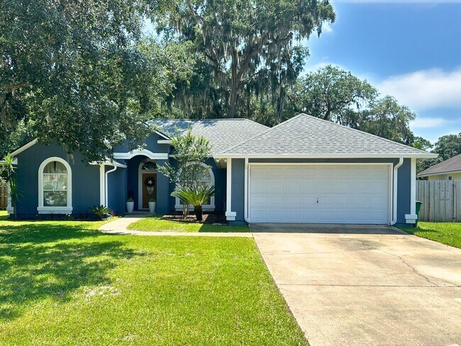 4/2 with a fenced in yard! - 4/2 with a fenced in yard! House