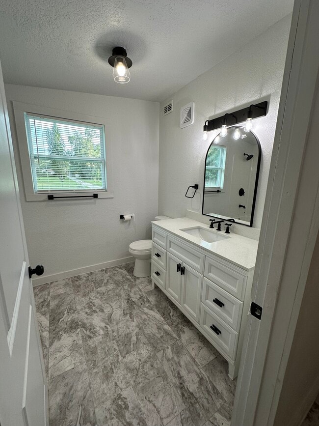 Photo - 2245 Valley Dr