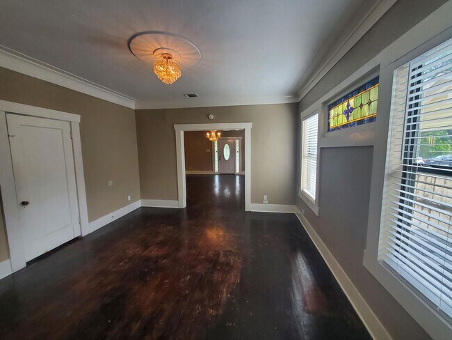 Photo - 1609 W Magnolia Ave