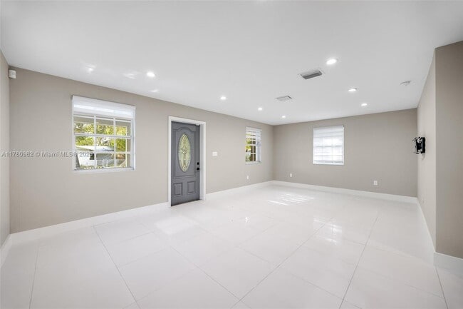 Photo - 3564 William Ave