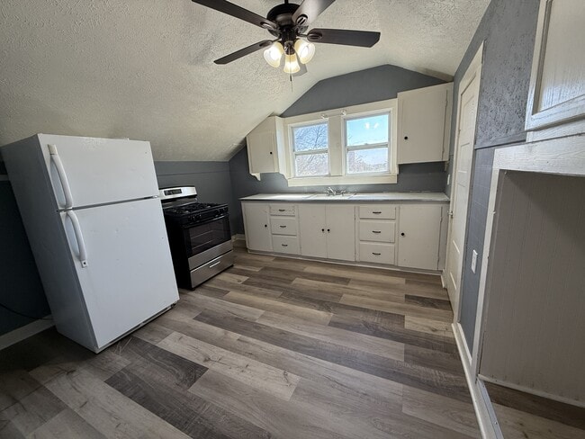 Photo - 132 Woodland St