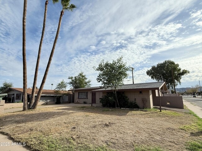 Photo - 617 W Minton St