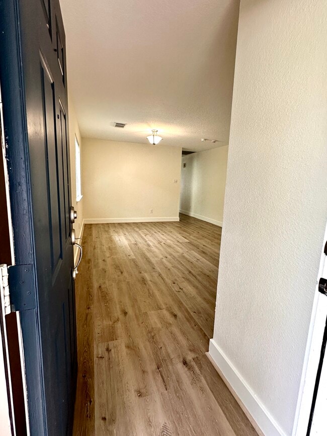 Photo - 3 bed 2 Bath in Sienna