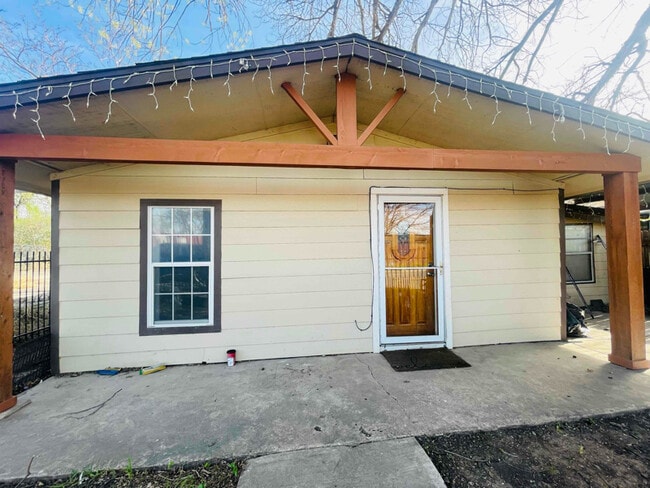 Photo - 1416 Vickers Ave