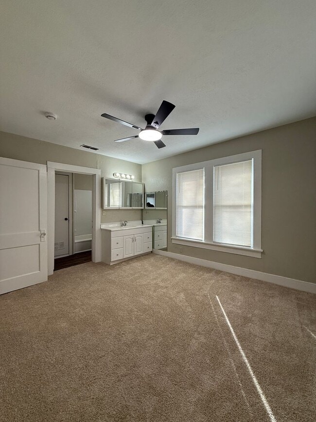 Photo - 1 Bedroom 1 Bath - Fenced Yard