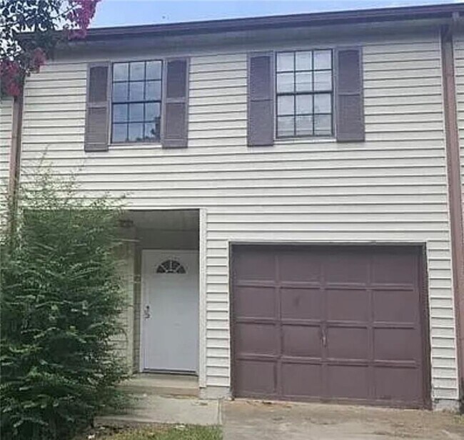 Photo - 2305 Pine Tree Trail