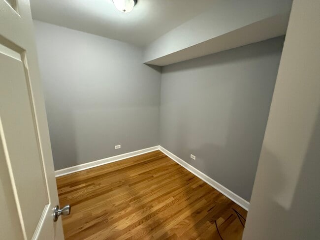 Photo - 6954 N Greenview Ave