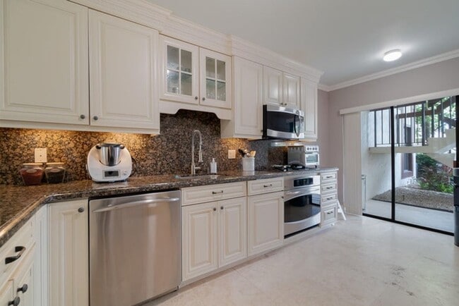 Photo - 13400 Polo Rd W