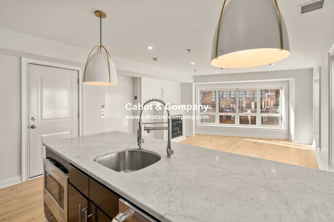 Photo - 9 N Margin St Unit 4