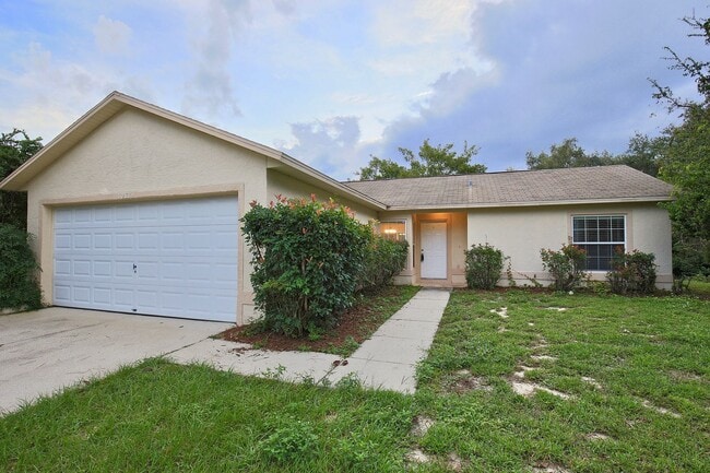 Photo - Spacious 3/2 Home with a 2 Car Garage Located in Lake Crescent Pines - Clermont