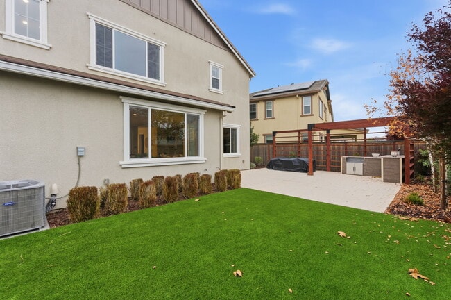 Photo - 16010 Testarossa St