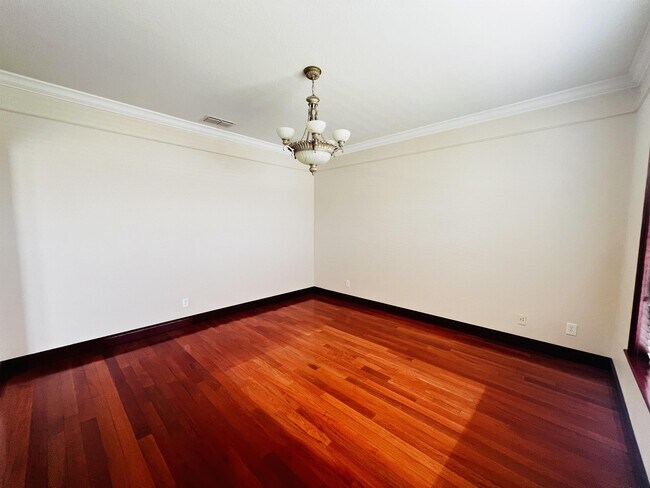 Photo - 2831 Paige Dr