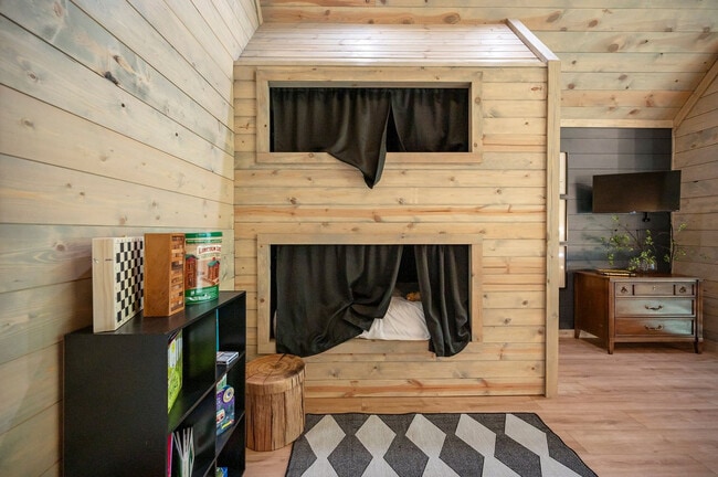 Photo - 436 Hochapine Trl Unit ID1255900P