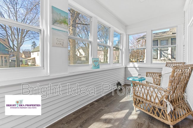 Photo - 875 Edmund Ave W