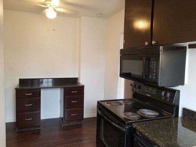 Photo - 324 E 3rd St Unidad 3