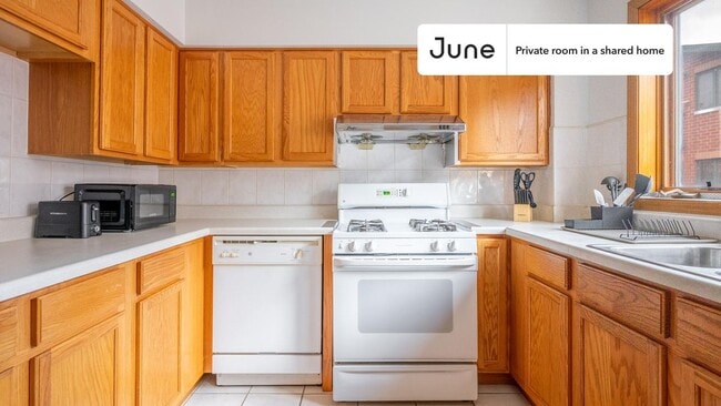 Photo - Room in Shared 4 bed/2.5 bath home Unidad A