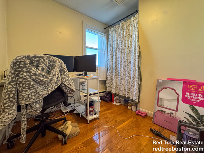 Photo - 76 Dunboy St Apartments Unit 2