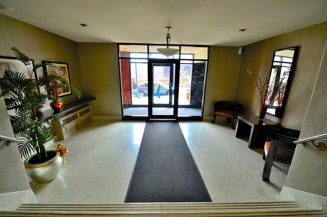 Photo - 2750 Johnson Ave Unidad 8J