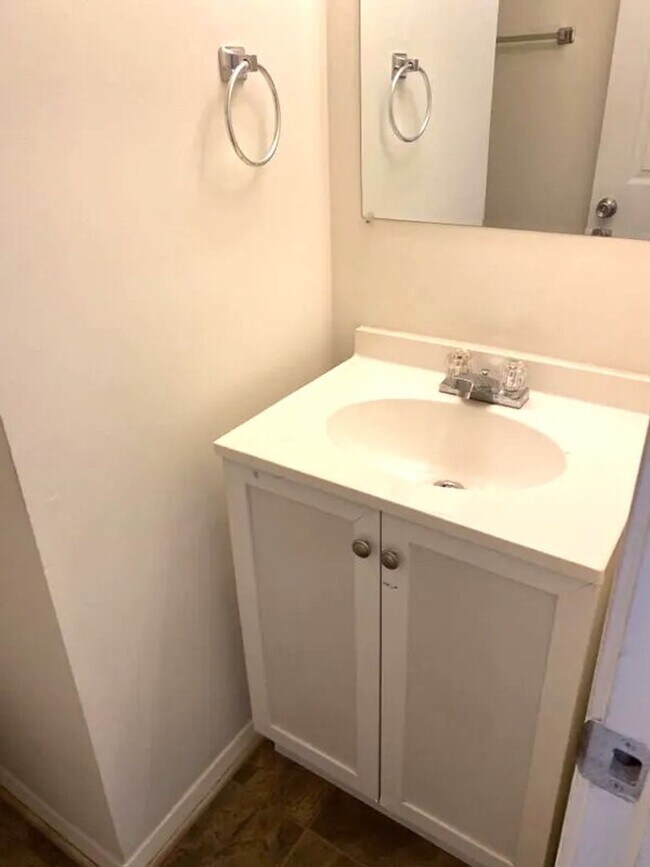 Photo - 3 bedroom / 1.5 bathroom - Timberwoods