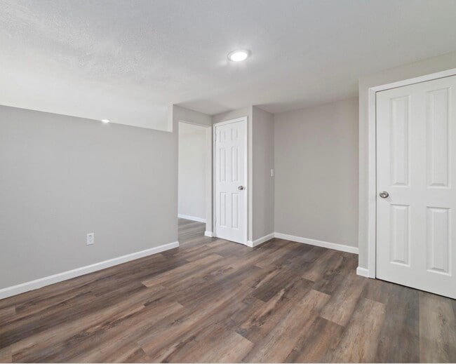 Photo - 800 E Adoue Ave