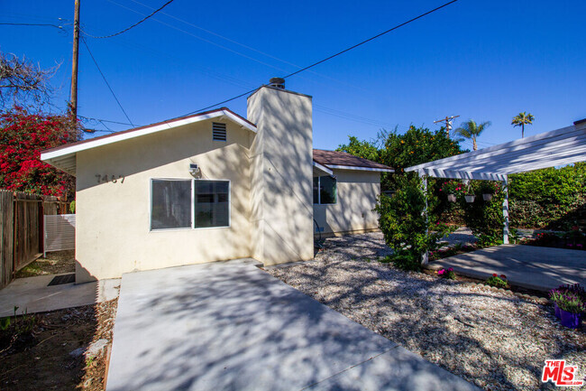 Building Photo - 7467 N Forbes Ave Rental